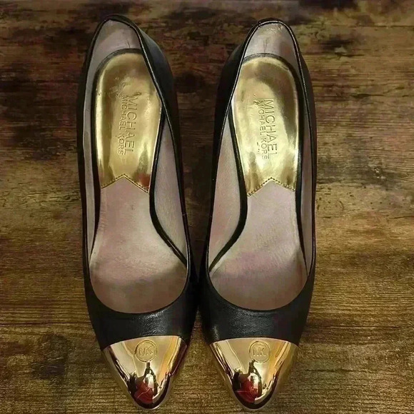 Michael Kors Paxton Cap Toe Heels - Picture 2 of 7